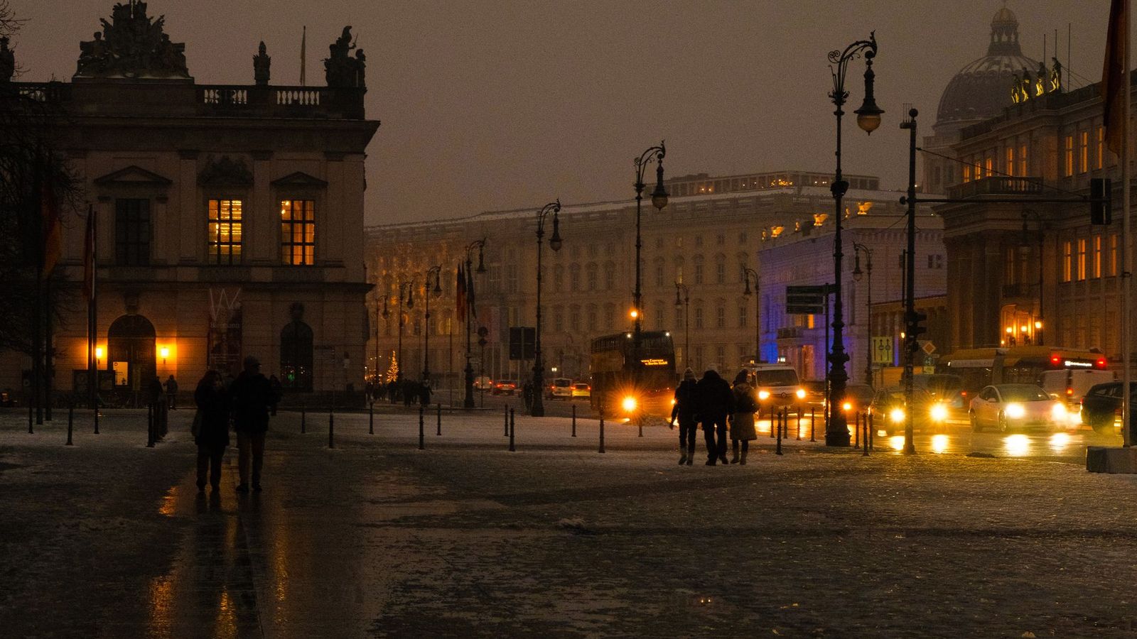 Une rue de Berlin un soir d'hiver